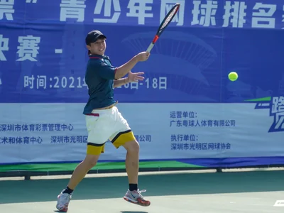 U18英超阿森纳16岁前锋恩瓦内里客串门将,2-1胜热刺 U18英超阿森纳16岁前锋恩瓦内里客串门将,2-1胜热刺